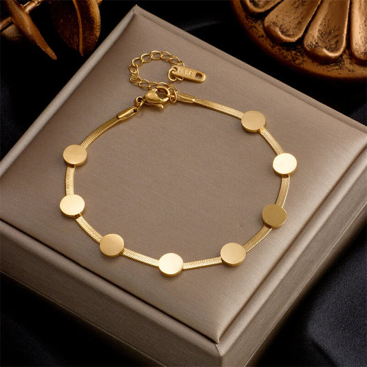 "Round on Me" Golden Chain Bracelet